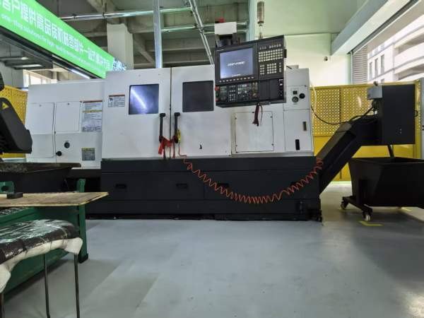 北一大隈LBR-370数控车床，X轴行程260mm Z轴行程:1050.
