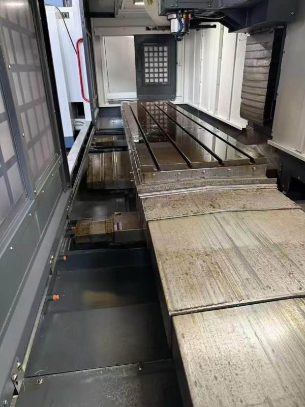 乔鸿2米5加工中心：22出厂，主轴10000转，三菱M80系统.