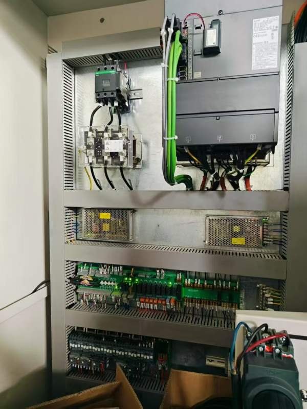 维尔发1580重型加工中心三菱M80系统 两线一硬重型床身.