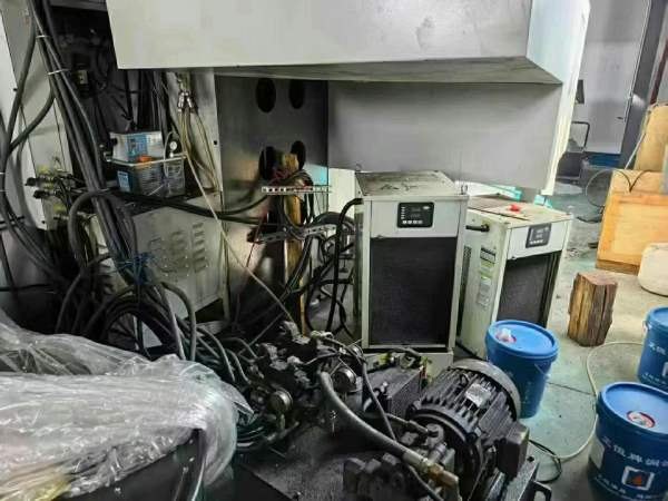 工厂在位珂业，台湾省原装泷锋光机SK-4025龙门加工中.