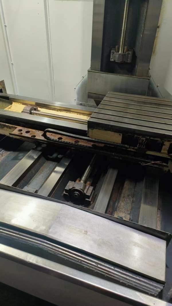 刚到一台，全特1375数控铣，BT50主轴6000转！工作台14.