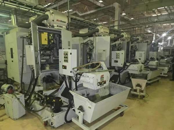 斗山DT400加工中心，12台，两台标准机，两台带170四轴.