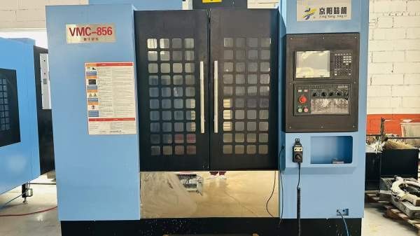 打包出三台九九新江苏京阳VMC-856立加行程0工作台BT40.