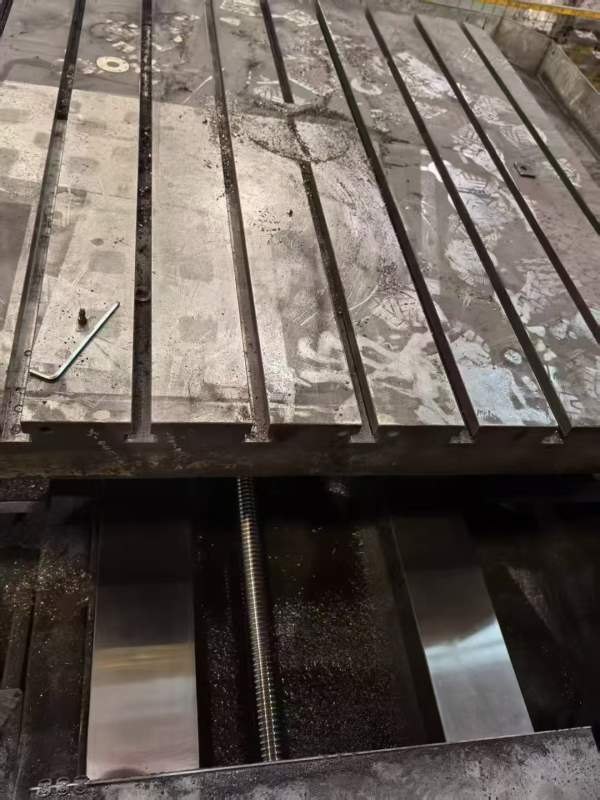 原装远东BMC-1103轴硬轨工作台1.4x1.6米BT50齿轮箱主.