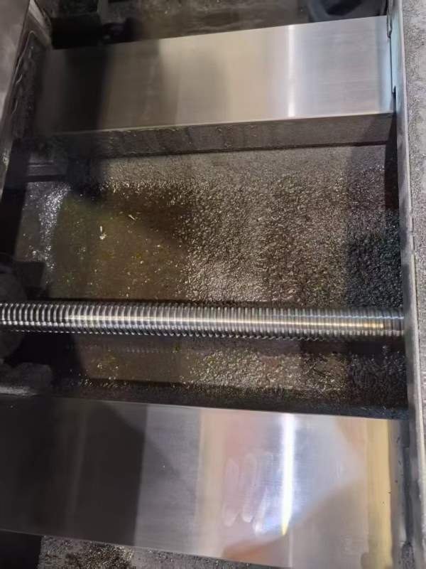 原装远东BMC-1103轴硬轨工作台1.4x1.6米BT50齿轮箱主.