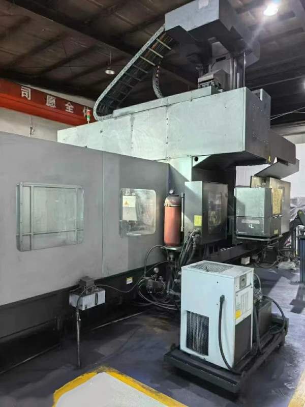 台湾崴立SB-T323龙门加工中心，发那科series 31i-mode.