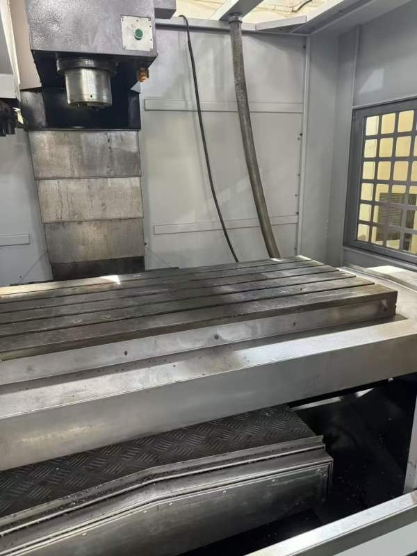 宝鸡1060L 加工中心 两线一硬  Y轴55线轨    BT40主轴.