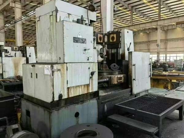 在位：重庆YD30100大模数滚齿机。模数20mm。安装少用.