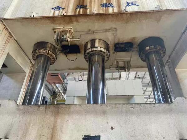 工厂出售： 合肥锻压，框架液压机1250吨，台面2.24.2.