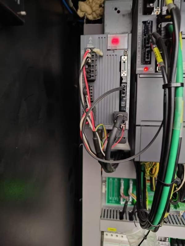 设备已卖还剩一套台湾世承200四轴，安装使用几百个小.