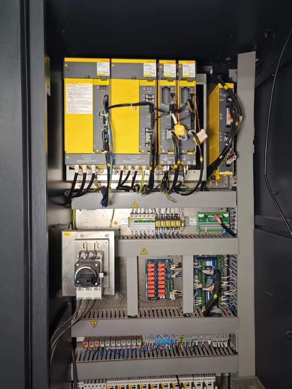 今天批发出售台湾丽伟V-50L立加，BT40大主轴直径190，.