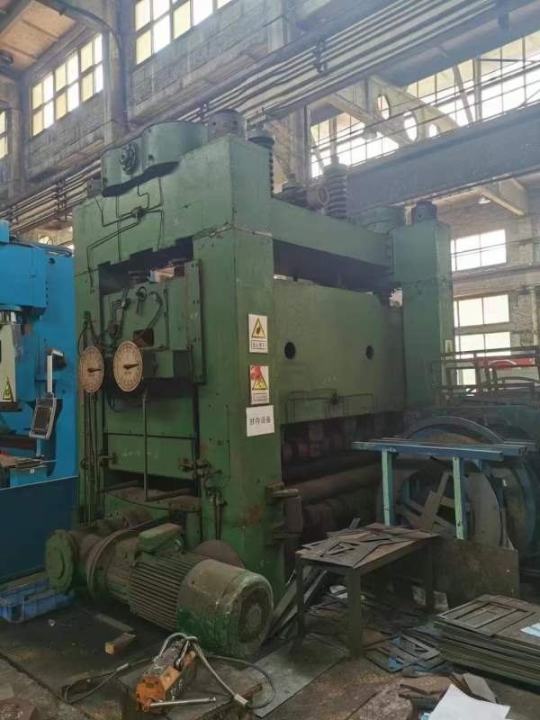 出售：2006年，长治锻压产CDW43S-20X2500九辊板料校平.