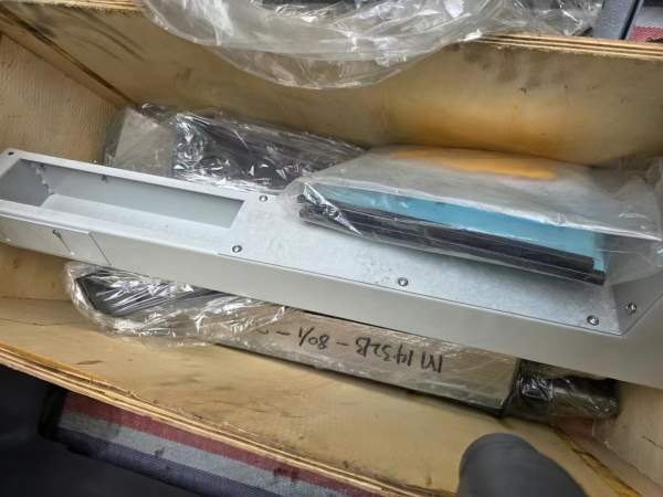 全新未拆封威海华东MK数控外圆磨，带两套在线测量，全.