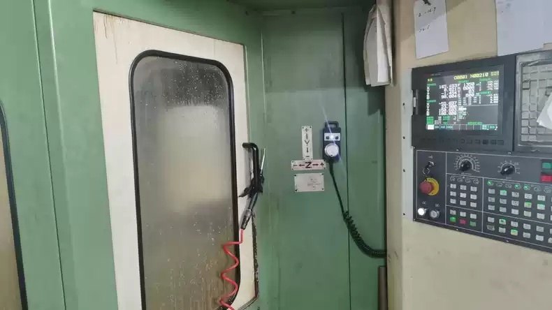 匈牙利500双工作台卧加，镶钢导轨滚柱滑块，转台一度一分，60把链式刀库。.