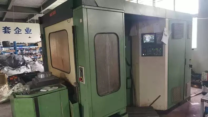 匈牙利500双工作台卧加，镶钢导轨滚柱滑块，转台一度一分，60把链式刀库。.