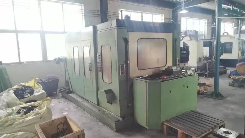 匈牙利500双工作台卧加，镶钢导轨滚柱滑块，转台一度一分，60把链式刀库。.