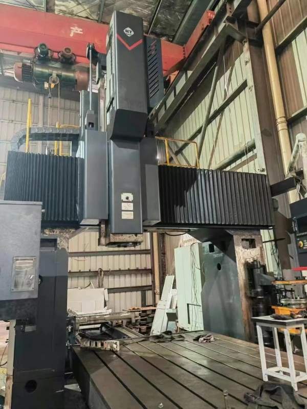 宁波海天龙门式加工中心，2米X5米，龙门宽2.3米，加工.