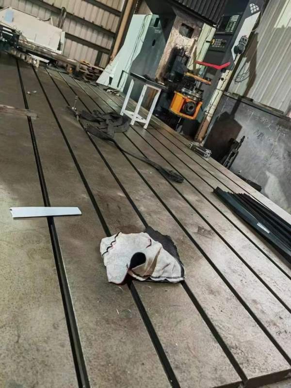 宁波海天龙门式加工中心，2米X5米，龙门宽2.3米，加工.