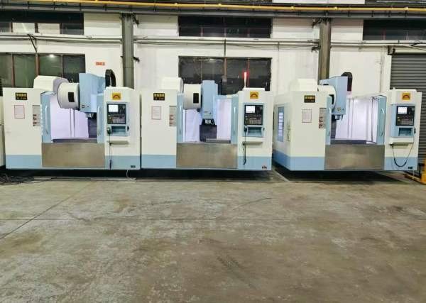 广东泽旭1160加工中心带模具包的一米机到货了，新到三.