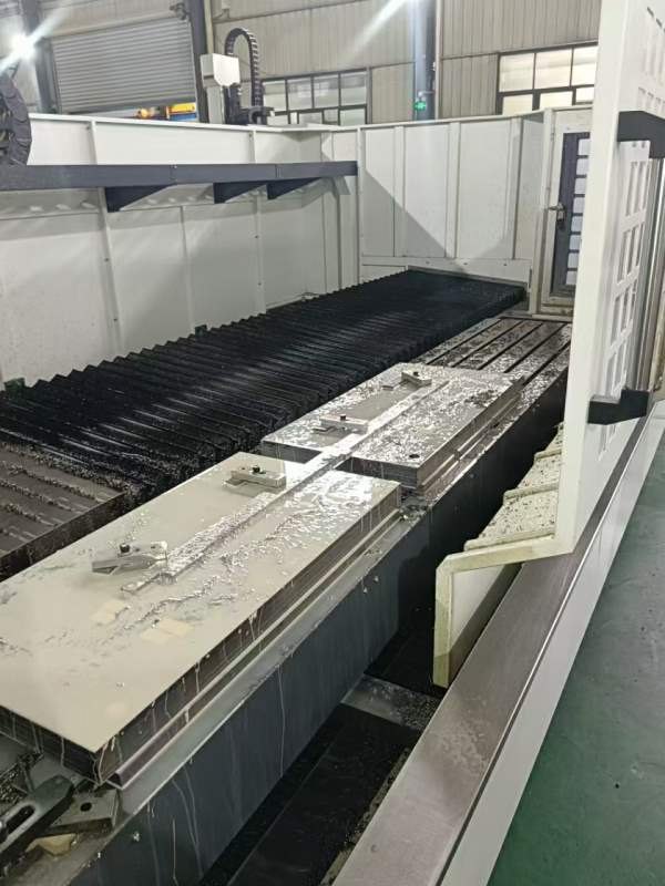 福建泉州工厂刚刚买下4台普拉迪4500加工中心（BT40）.