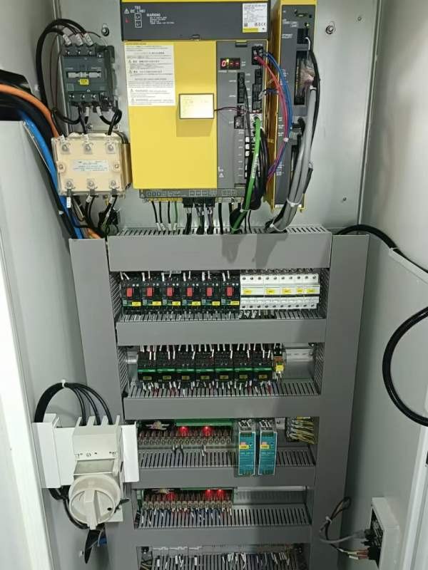 福建泉州工厂刚刚买下4台普拉迪4500加工中心（BT40）.