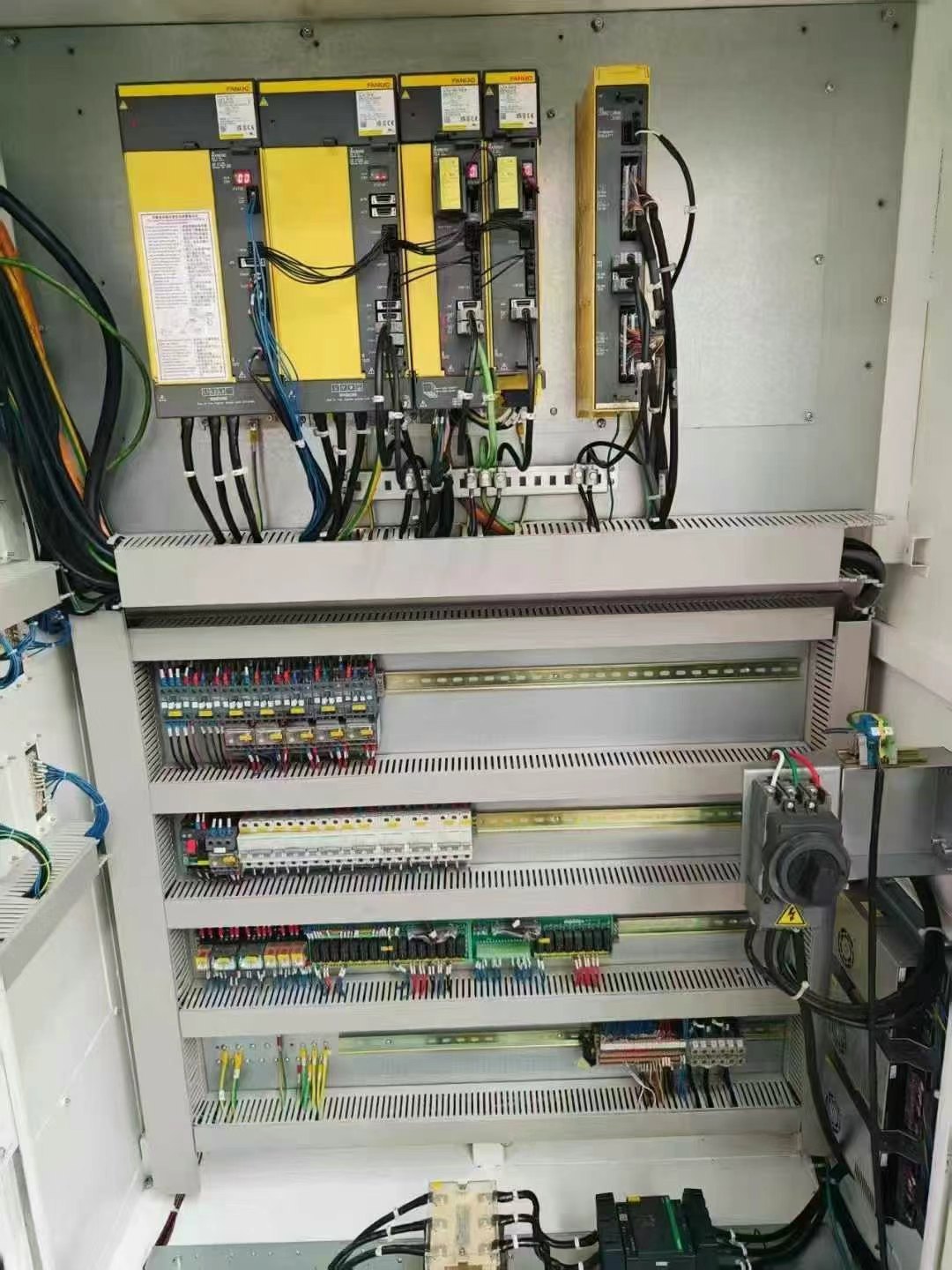 买下俩台苏州一线品牌纽威4米龙门，
全部方滑枕俩线一.