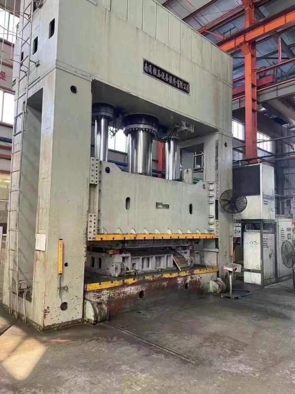 沈阳工厂二台南通框架液压机。需要的速度一台1600吨，.