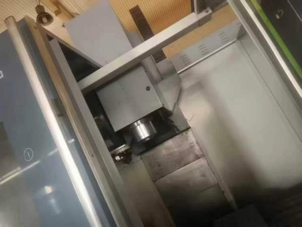 1060加工中心同款4台沈阳i5加工中心。工作台面积:1200.