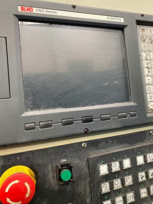 普利森61100数控卧车，加工直径1000mm，加工长度1500m.