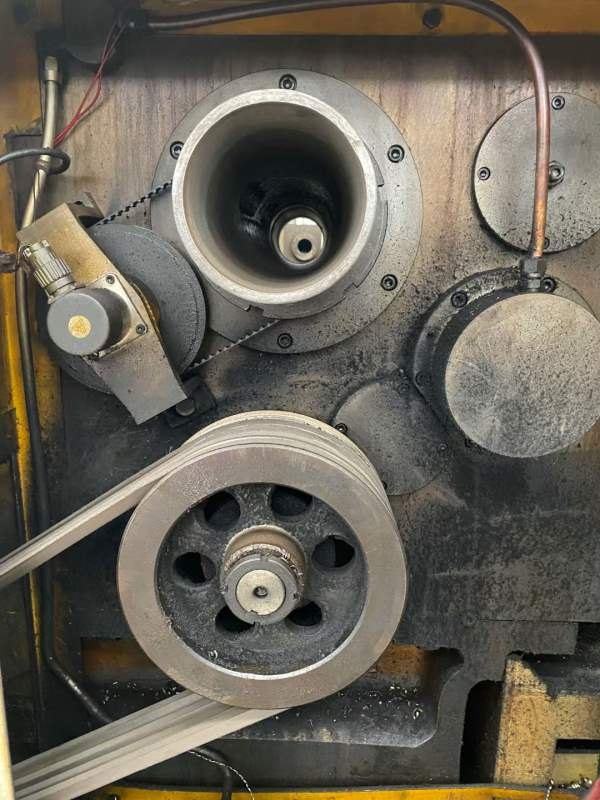 普利森61100数控卧车，加工直径1000mm，加工长度1500m.