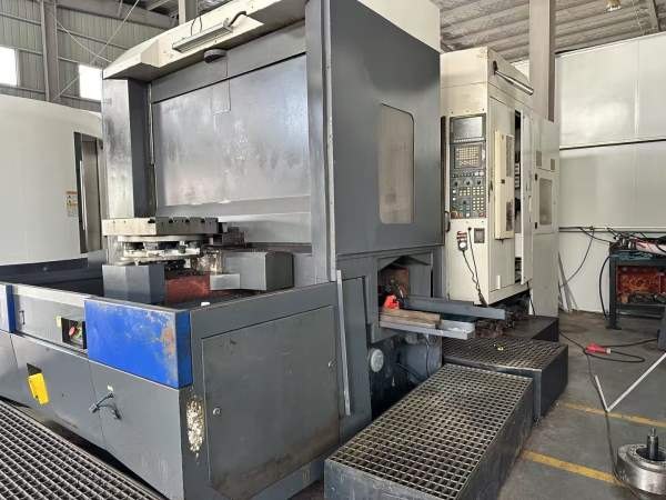 纽威500双台卧加bt50齿轮头，线轨机。