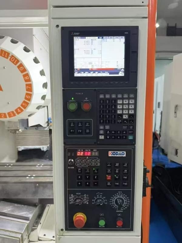 厚道T6钻工中心2022年 同款2台三菱M80系统BT30主轴200.