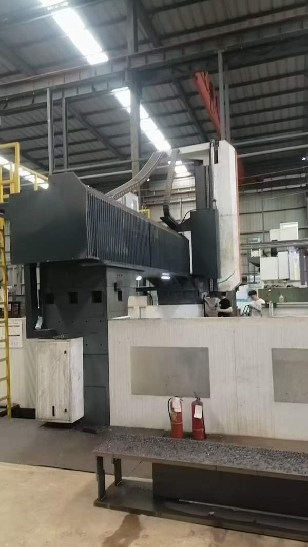 8545数控龙门镗铣床，工作台，过龙门4500，过高2000，.