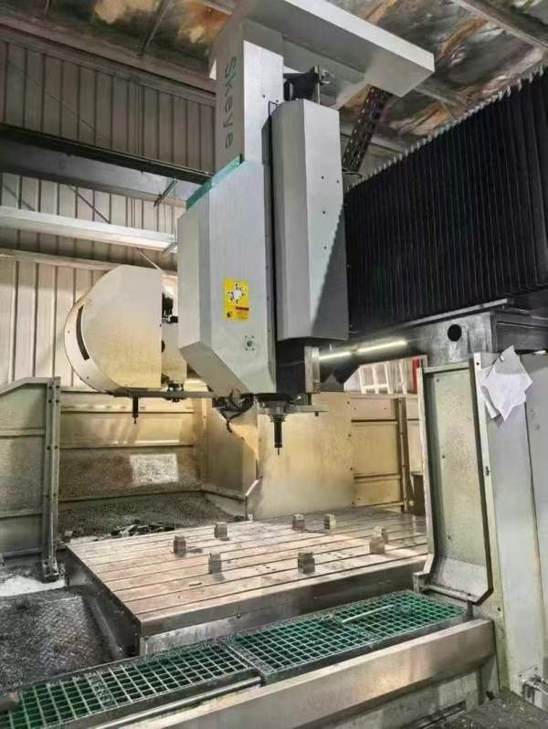 准新型重珂业2518门龙加工中心两线一硬导轨YX轴日本TH.