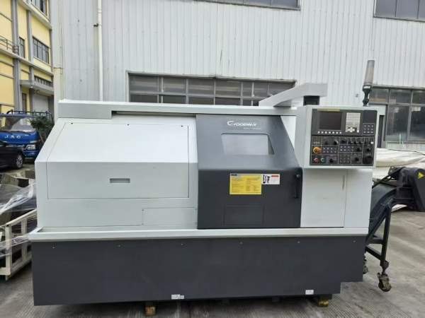 台湾原装程泰GA3000，配12寸液压卡盘，主电机18.5/22K.