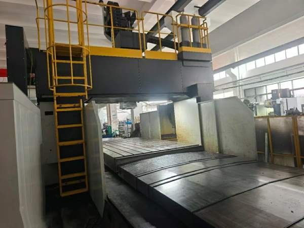 宁波工厂在位刚刚买下一台海天GRU2840龙门加工中心发.