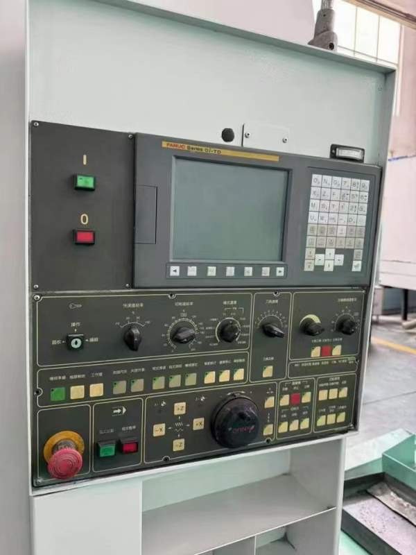 台湾油机320数控立车，同款2台，精度很好。