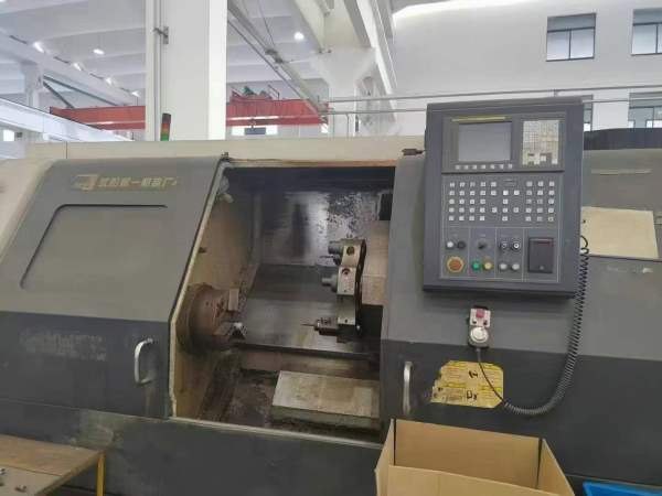 沈阳HTC54100重型数控车床，接电干活，12寸卡盘，加工.