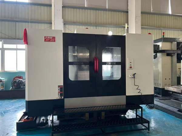 全新安装未用乔峰JHT-800单台卧式加工中心，三轴行程X.