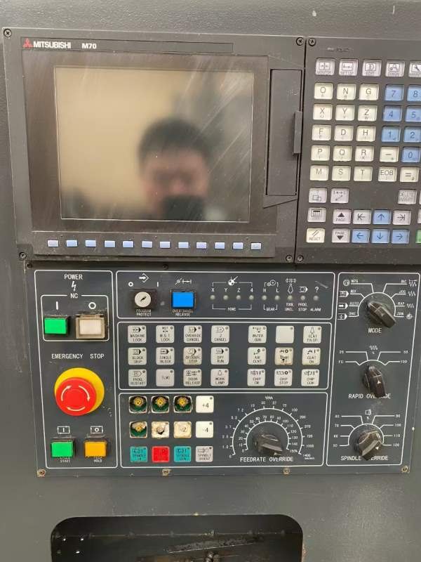 同款款两台海天VMC1000L加工中心，台湾罗翌BT40主轴，.
