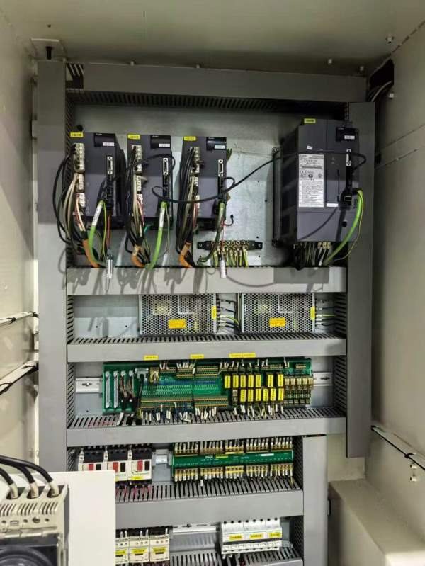 乔峰重型VH-85加工中心，三菱M70A模具包系统BT40短鼻.