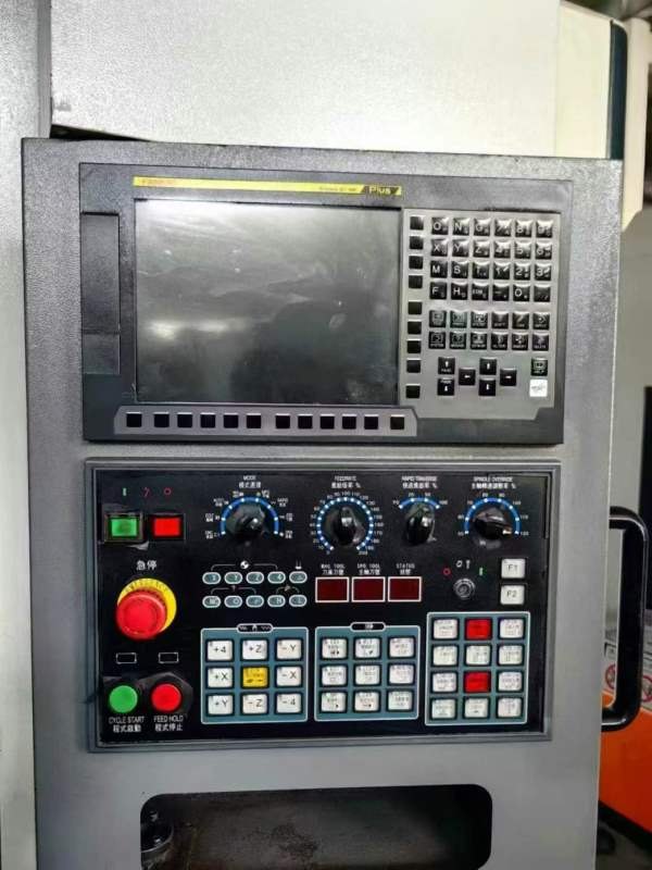 bt50主轴，带中心出水台湾德玛斯宾纳1160加工中心三轴.
