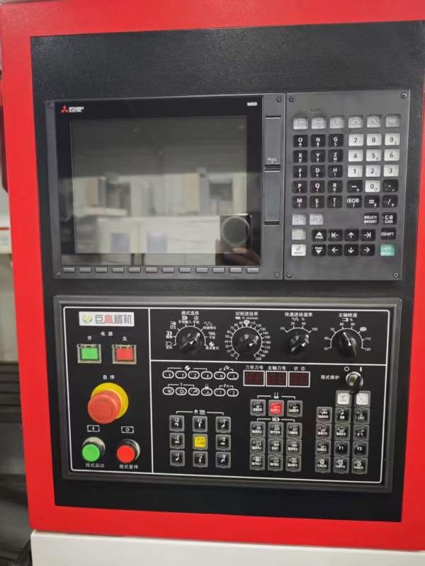 同款两台巨高VL850B立式加工中心三轴线轨.三菱M80系统.
