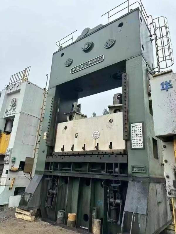 济南二机床双点800吨  国企单位使用设备质量八成以上 .
