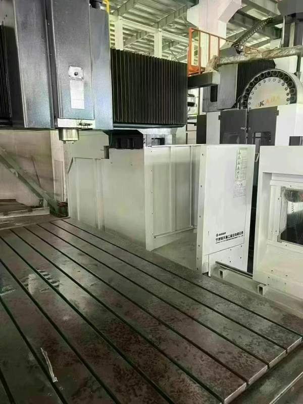 海天4028数控龙门工作台2000/4000mm，门宽2800mm，过.