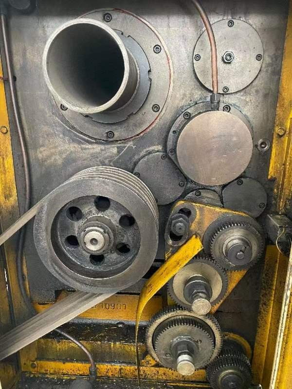 普利森61125普车，车削直径1259，车削长度1500mm。