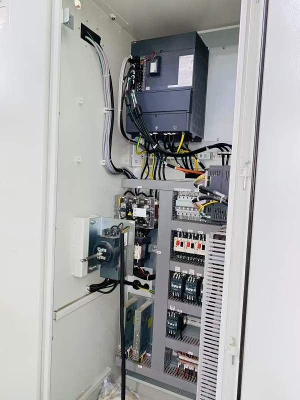 还剩1台95新海天1200加工中心，12000转带油冷，三菱M8.