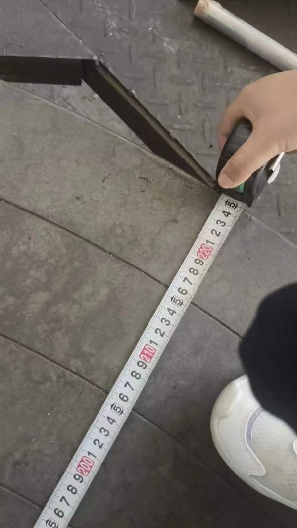 9.9成新2600数控立车在位出售