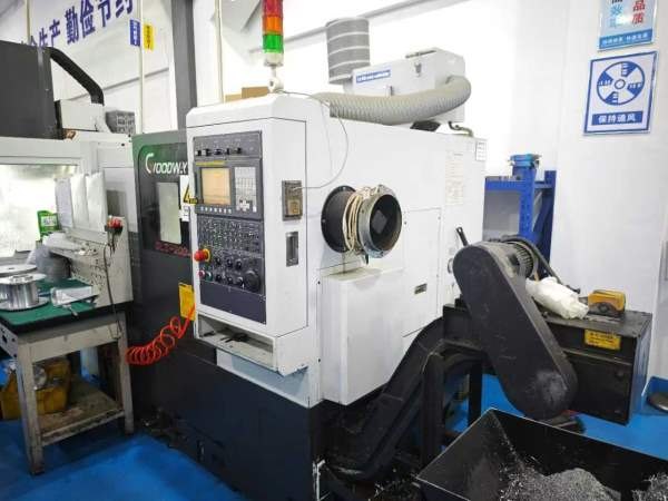 台湾原装程泰GLS200数控车，发那科系统，8寸中空卡盘.