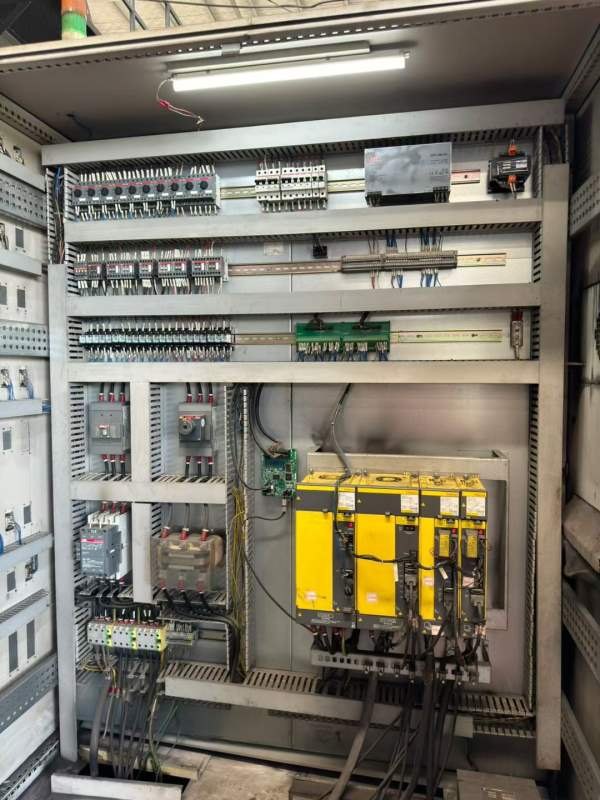 新买欲丰4025龙门加工中心一台，工作台2米4米，门宽2..